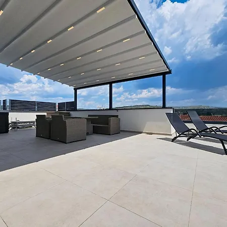Apartman Sunny Terrace By Interhome *